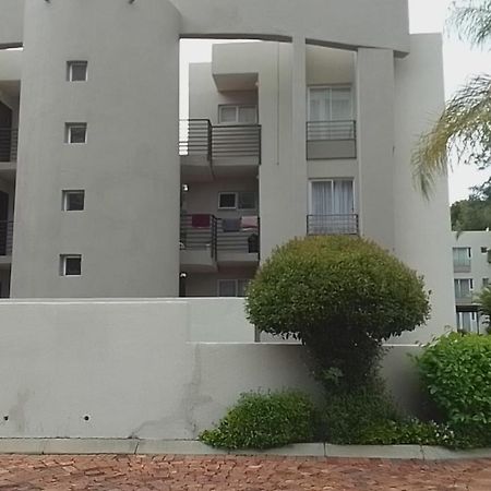 The Apartment On Katherine Street In Central Sandton Johannesburg Buitenkant foto