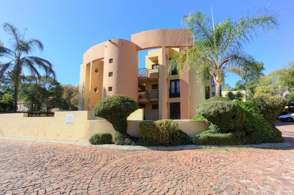 The Apartment On Katherine Street In Central Sandton Johannesburg Buitenkant foto